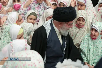 مراسم جشن تکلیف دختران دانش&zwnj;آموز با حضور مقام معظم رهبری