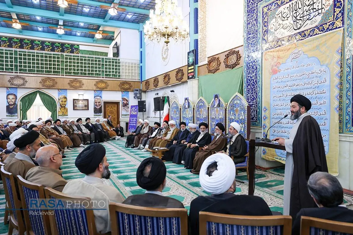 نشست با جمعی از علما و روحانیون با رئیس جمهور