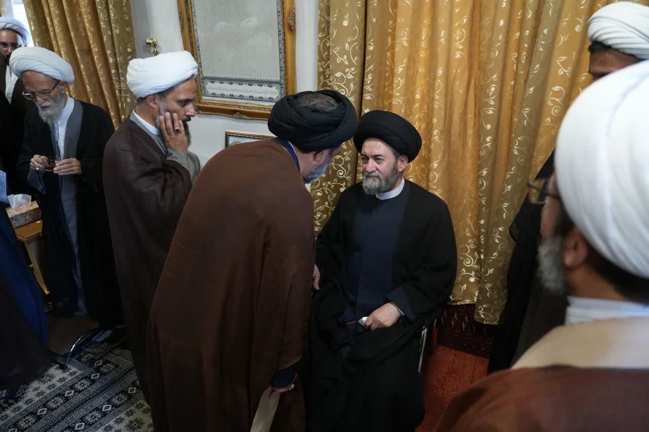 آیتالله عاملی با اساتید و علمای حوزه علمیه بناب دیدار کرد+ تصاویر آیتالله عاملی با اساتید و علمای حوزه علمیه بناب دیدار کرد+ تصاویر