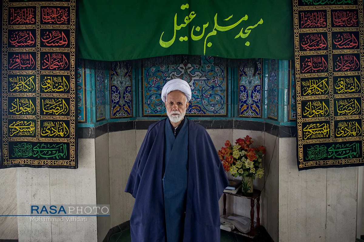 حجت الاسلام محمد حسین عرفانی متولد ۱۳۳۵ در سال ۱۳۵۵ وارد حوزه علمیه گردید. | حضور در راهپیمائی&zwnj;های انقلابی علیه رژیم شاه
