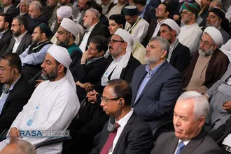 دیدار مسئولان نظام، سفرای کشور&zwnj;های اسلامی و میهمانان کنفرانس وحدت با رهبر انقلاب
