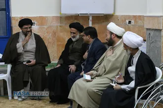 اساتید حوزه&zwnj;های علمیه و مراکز آموزش عالی با نماینده ولی فقیه در استان چهارمحال و بختیاری