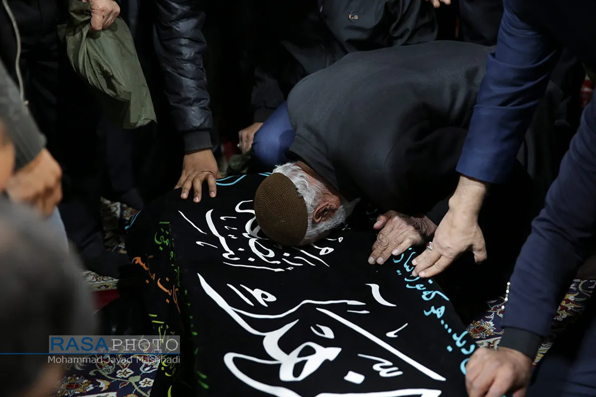 تشییع پیکر حجت الاسلام و المسلمین عزیزی در حرم مطهر رضوی