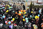راهپیمایی کالسکه ای پدر و مادرها با عنوان "امید آینده"