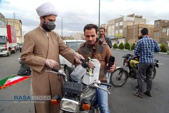 ضد عفونی خودرو&zwnj;ها توسط طلاب و بسیجیان