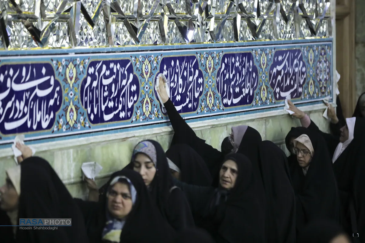 آیین تکریم روز خبرنگار در حرم کریمه اهل&zwnj;بیت (س)
