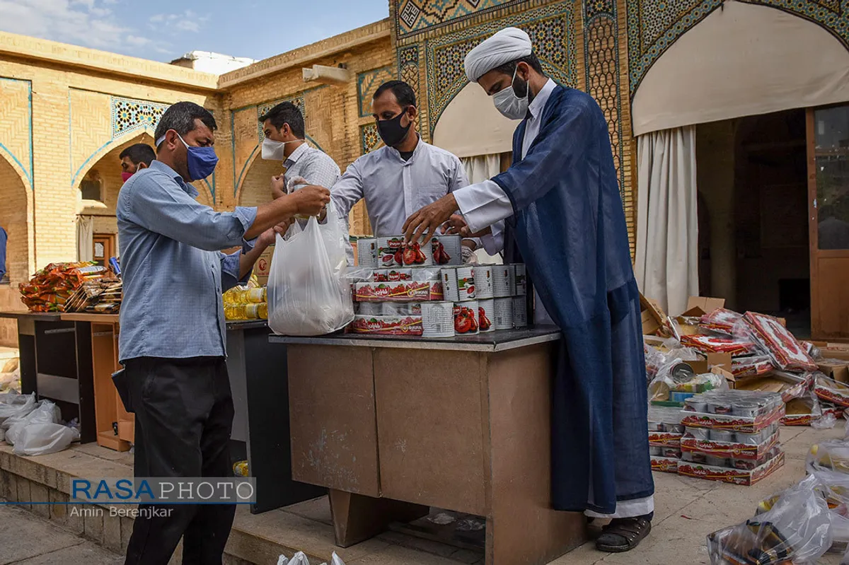 لبیک طلاب حوزه علمیه منصوریه شیراز&lrm; به فرمان مقام معظم رهبری