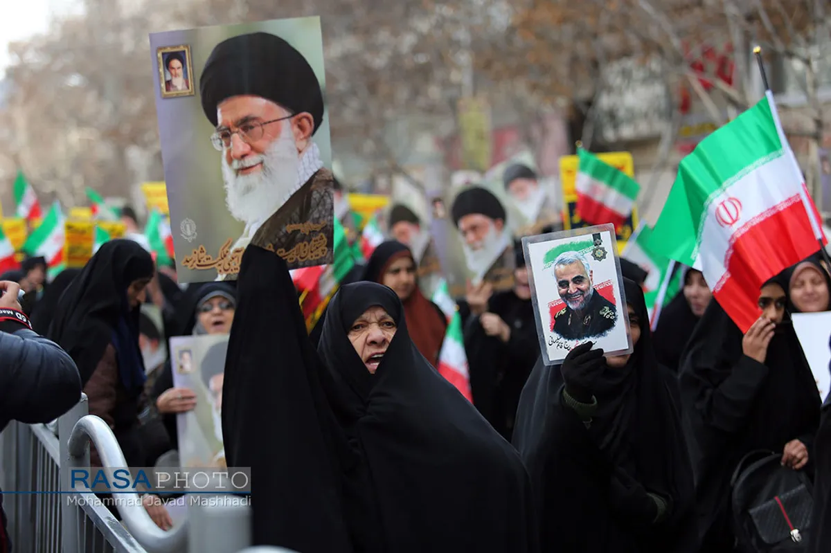 راهپیمایی نمازگزاران مشهد در حمایت ازسپاه و اقتدار و امنیت نظام اسلامی