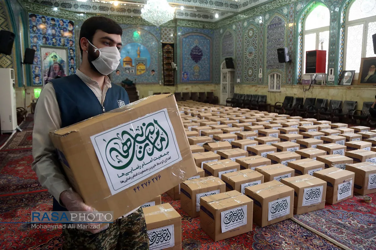 توزیع اقلام حمایتی به خانواده&zwnj;های نیازمند توسط گروه جهادی امام رضایی&zwnj;ها