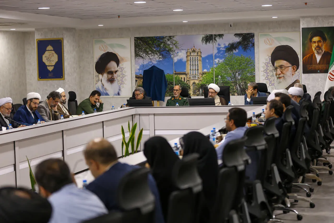تأکید امام جمعه تبریز بر حفظ وحدت ملی و صیانت از جایگاه اقشار مؤمن و انقلابی+ تصاویر