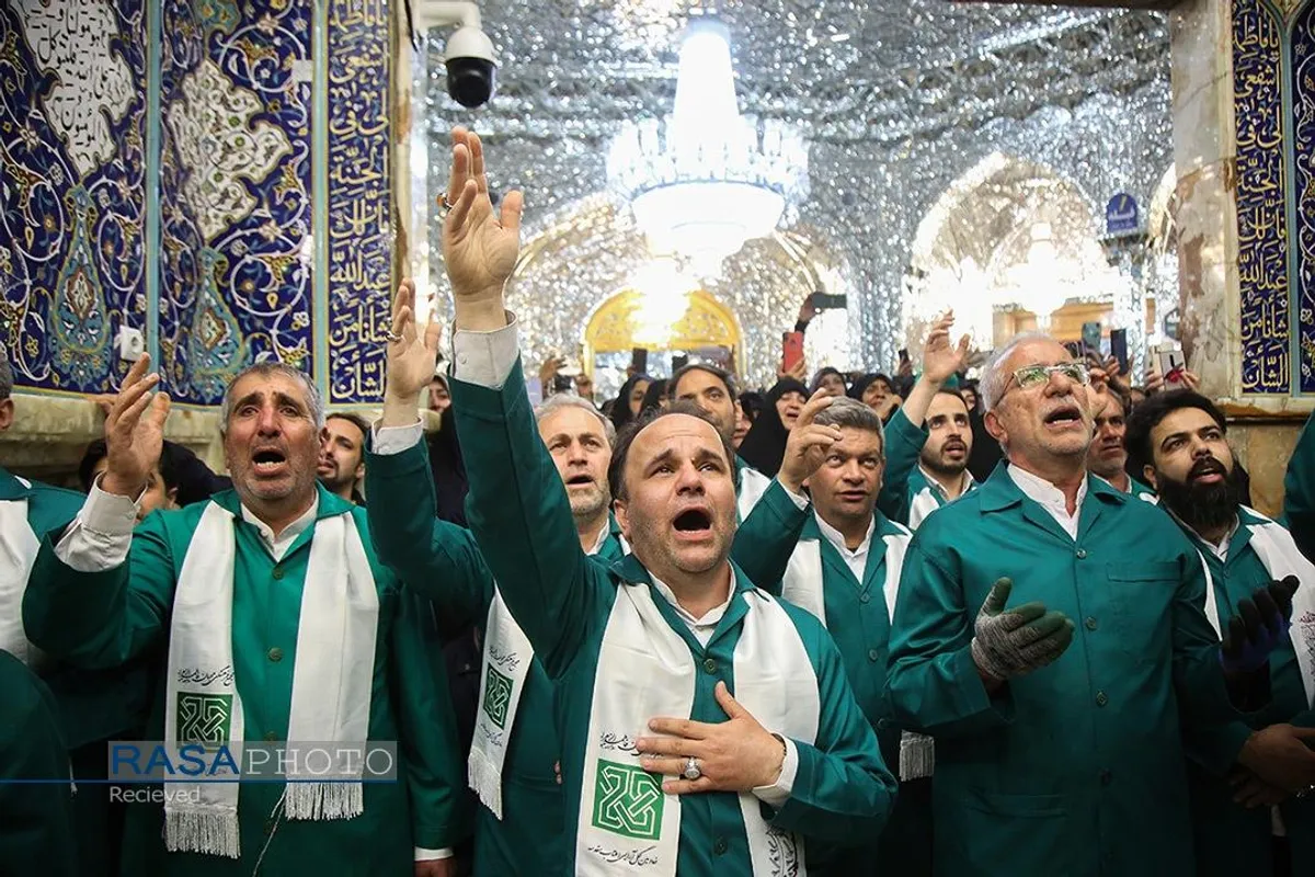 آیین گل آرایی ضریح مطهر کریمه اهل&zwnj;بیت(س) به مناسبت دهه کرامت