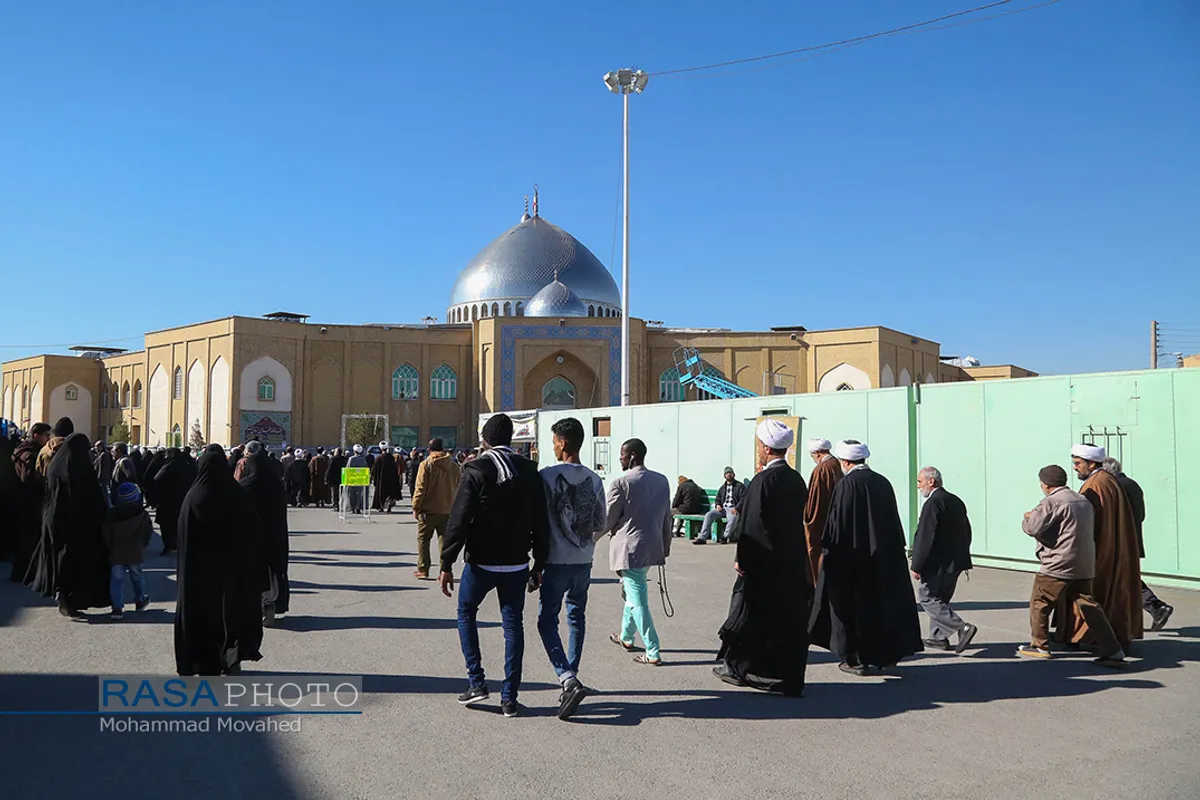 نماز جمعه قم به امامت آیت الله حسینی بوشهری