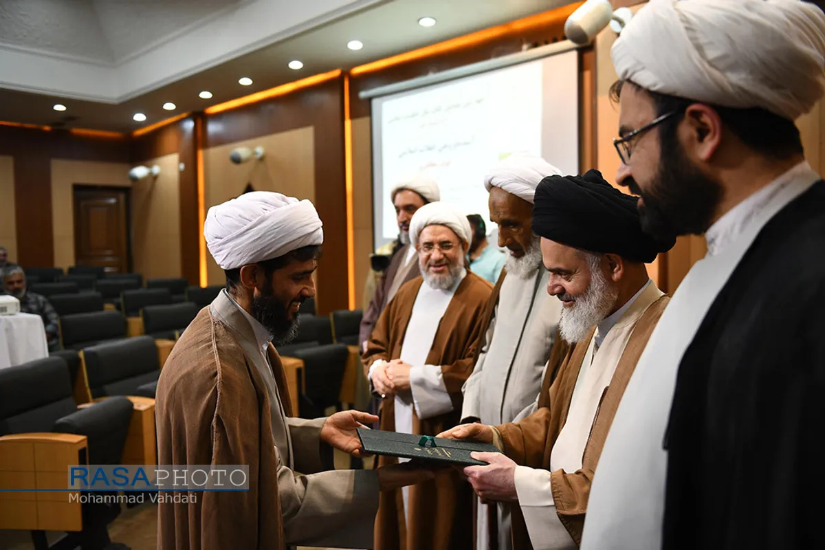 چهارمین همایش کتاب سال حکومت اسلامی
چهارمین همایش کتاب سال حکومت اسلامی