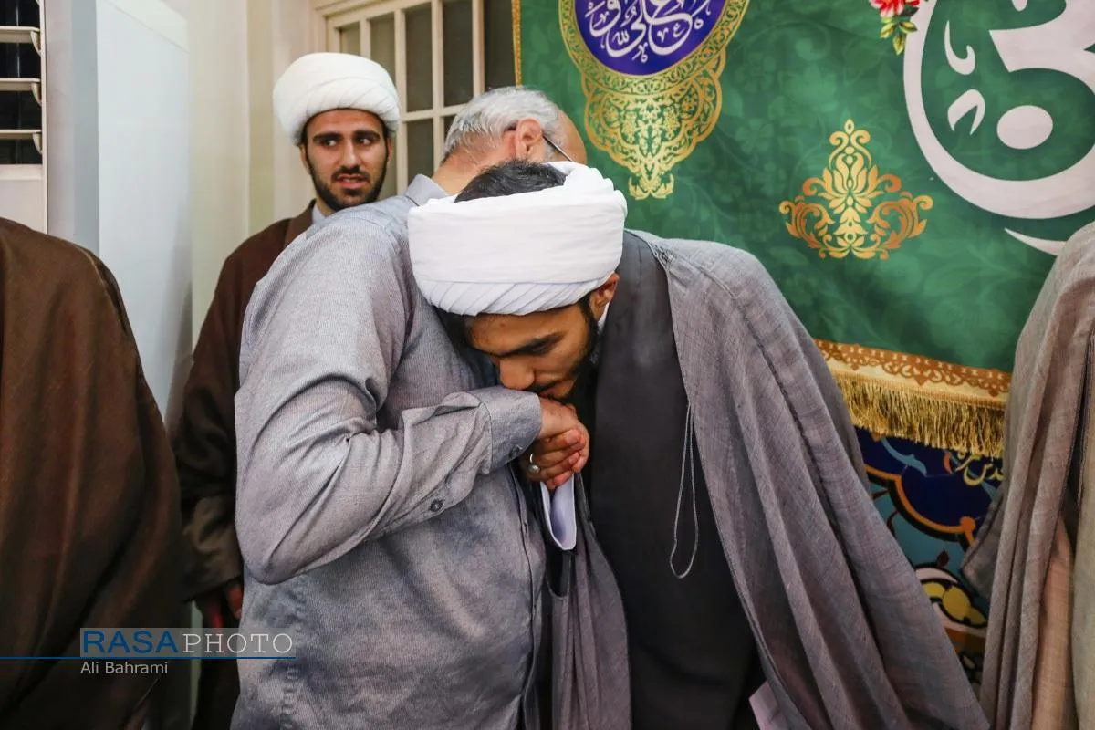 جشن عمامه&zwnj;گذاری طلاب در روز عید غدیر
