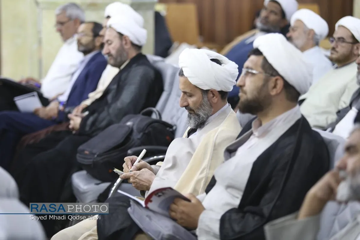 دورمین روز از اولین اجلاسیه سراسری ایمان و امید امام خمینی (ره) در اندیشه امام خامنه&zwnj;ای