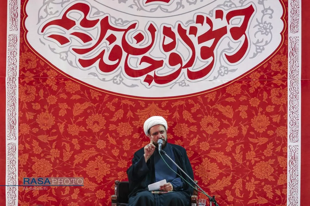 مراسم عزاداری شب هشتم محرم در تجمعات خونخواهی مردم قم