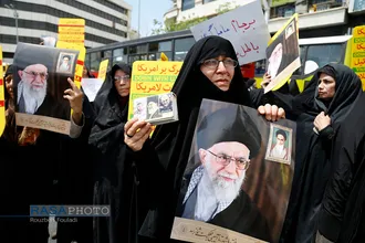 راهپیمایی نمازگزاران تهرانی در حمایت از بیانیه شورای عالی امنیت ملی&lrm;