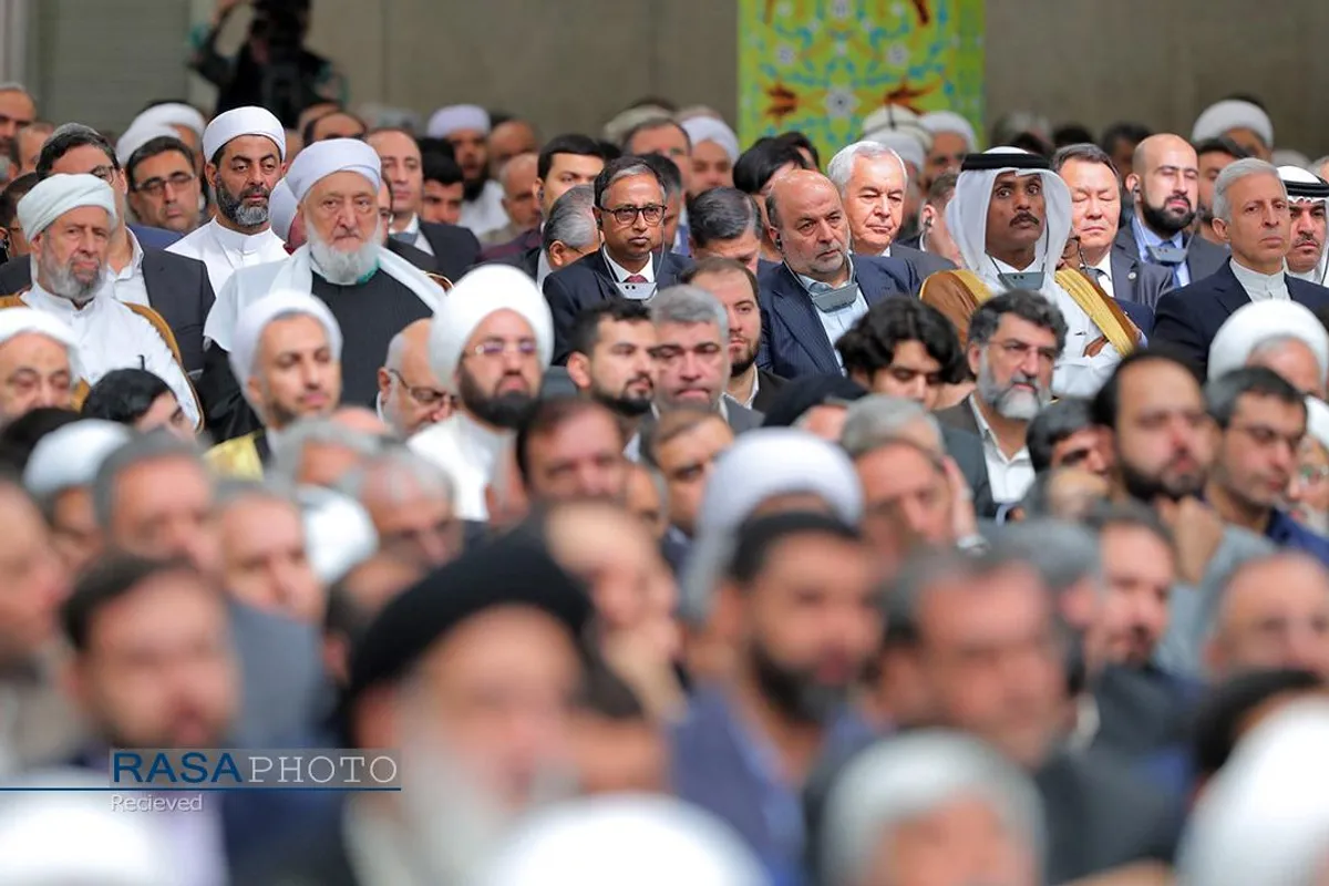 دیدار مسئولان نظام، سفرای کشور&zwnj;های اسلامی و میهمانان کنفرانس وحدت با رهبر انقلاب