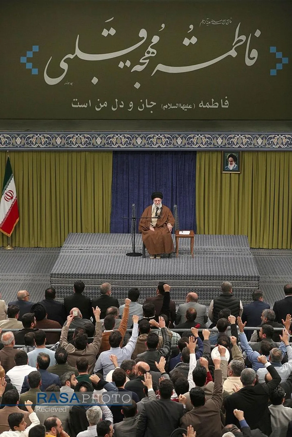 دیدار مداحان اهل&zwnj;بیت (علیهم&zwnj;السلام) با رهبر معظم انقلاب