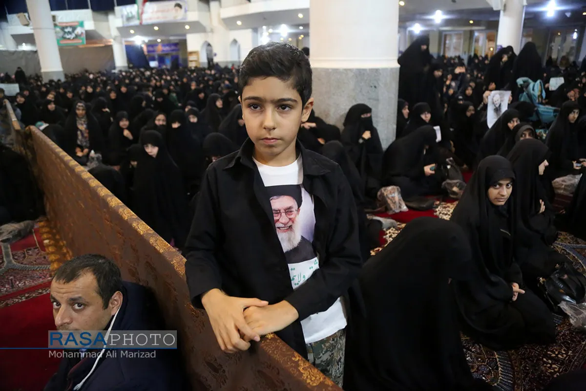 اجتماع جوانان ۱۲۰ ملیت جهان در پاسداشت شهید سپهبد سلیمانی در قم