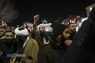 تجمع و راهپیمایی شبانه مردم انقلابی قم علیه اغتشاشگران