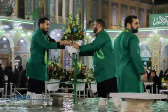 گل آرایی صحن های حرم حضرت معصومه(س) بمناسبت میلاد امام زمان (عج)