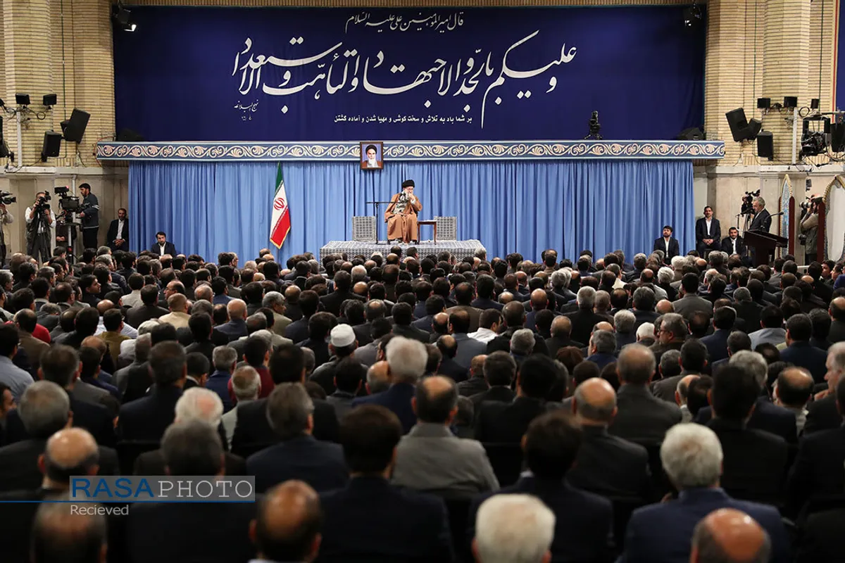 دیدار جمعی از تولیدکنندگان، کارآفرینان و فعالان اقتصادی با رهبر انقلاب