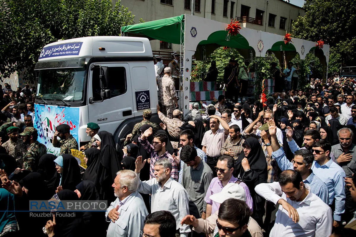 مراسم تشییع پیکر مطهر ۱۵۰ شهید دفاع مقدس در تهران&lrm;