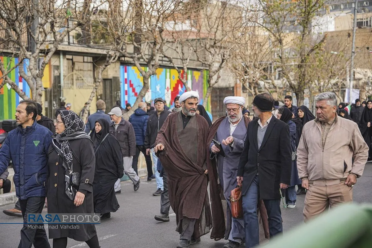 تشییع بیش از ۱۰۰ شهید حافظ امنیت در تهران