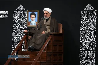 مراسم عزاداری شب شام غریبان حسینی (علیه&zwnj;السلام) با حضور رهبر انقلاب