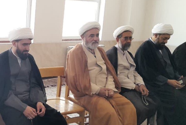  تأکید بر تقویت سرمایه علمی حوزه، بازگشت نخبگان حوزوی به فارس و توسعه آموزش‌های تخصصی
