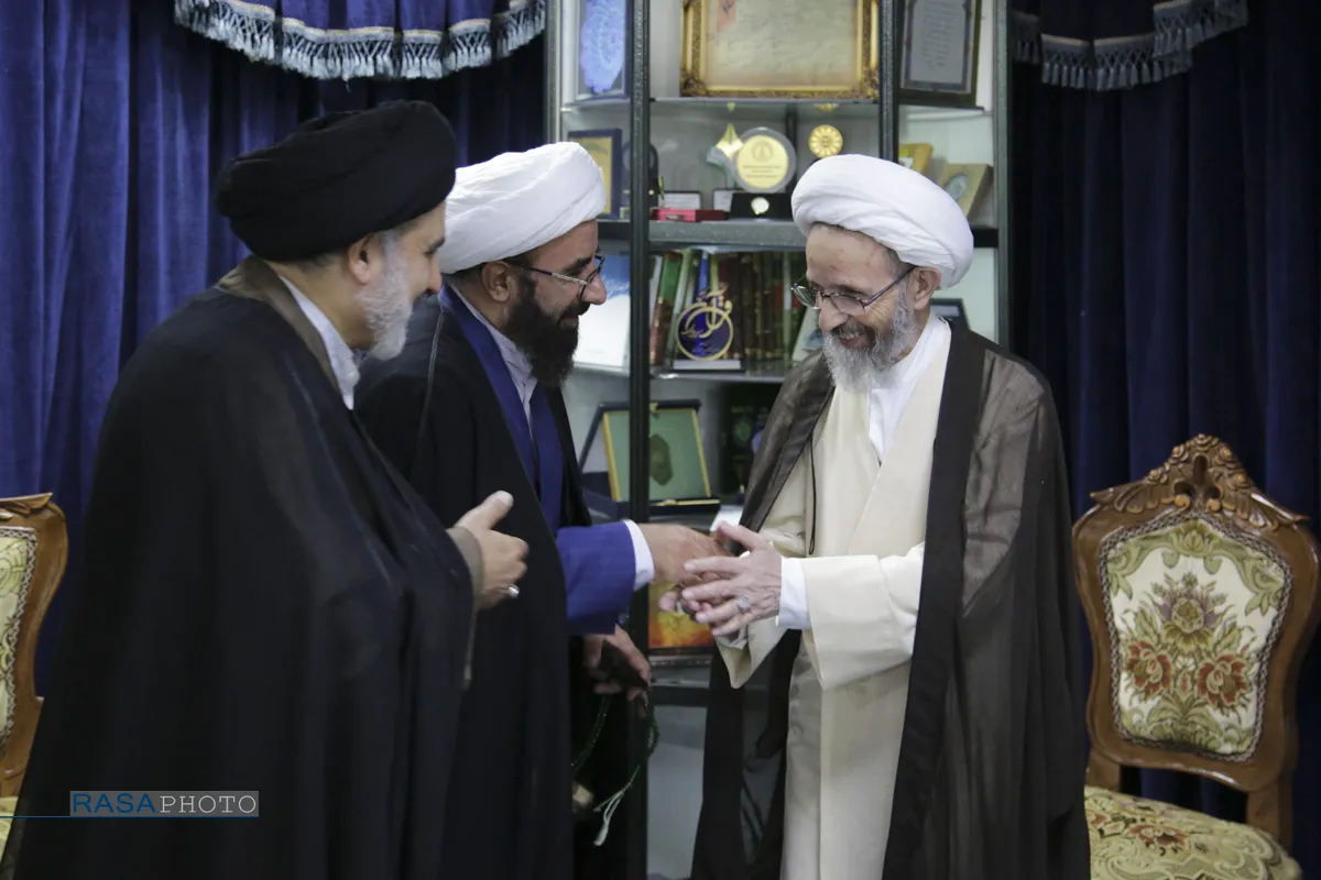 دیدار اعضای دبیرخانه جایزه جهانی صدر با آیت&zwnj;الله رجبی
