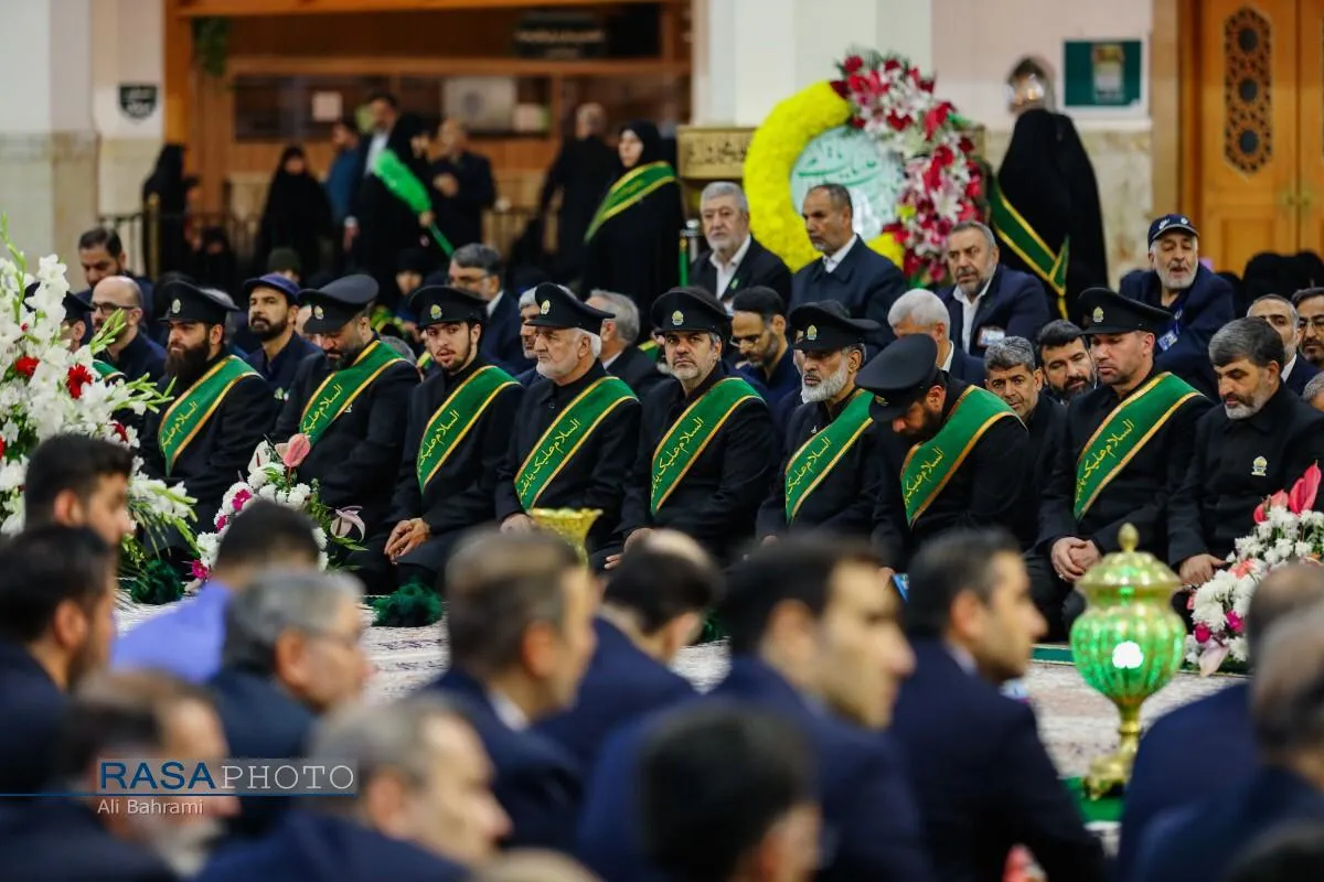 آئین آغاز دهه کرامت در قم