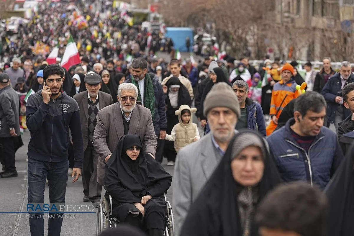 راهپیمایی باشکوه و حماسی ۲۲ بهمن در تهران