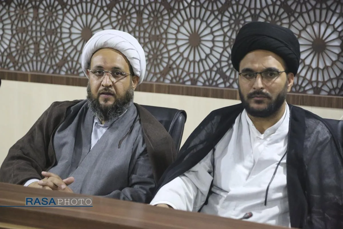 نشست جمعی از خطبا و امامان جماعت استان چهارمحال و بختیاری با مدیرعامل خبرگزاری رسا