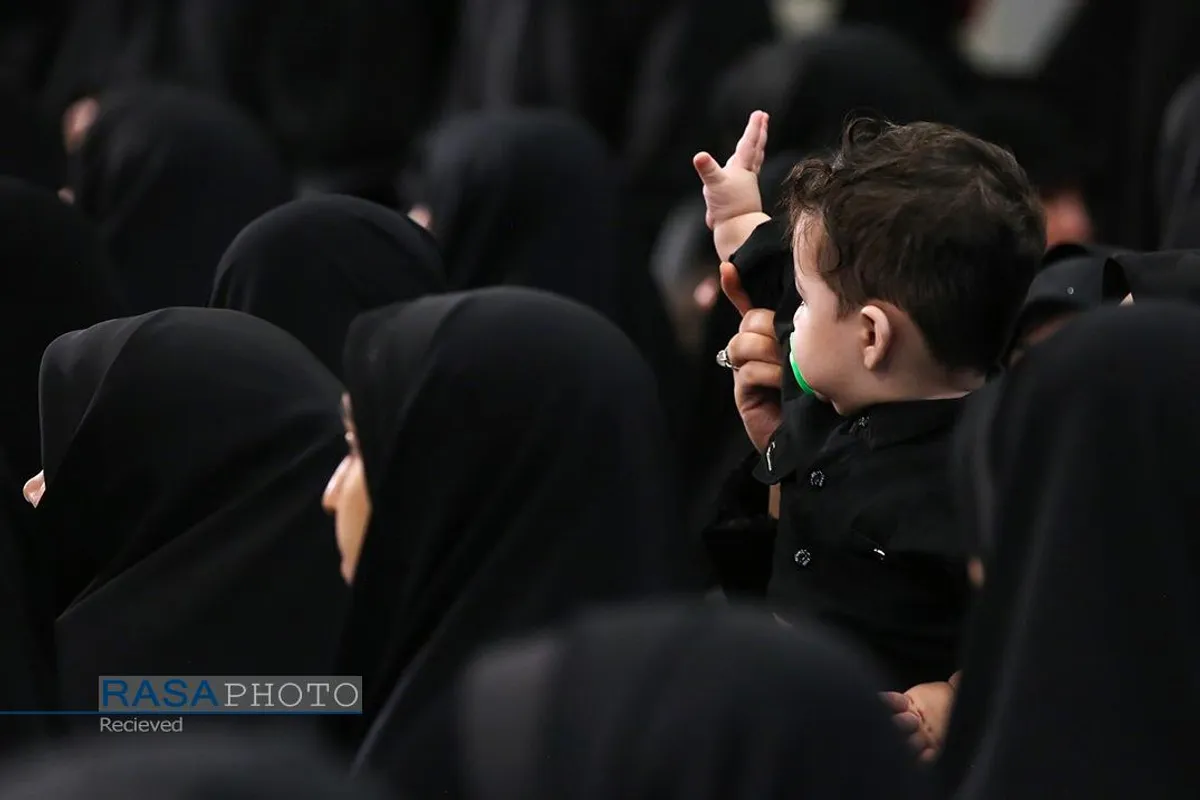 اولین شب عزاداری حضرت اباعبدالله الحسین (علیه&zwnj;السلام) با حضور رهبر انقلاب