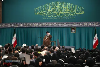 دیدار جمعی از خانواده&zwnj;های شهدای مدافع حرم و مقاومت در پنجمین سالگرد شهید سلیمانی با رهبر انقلاب