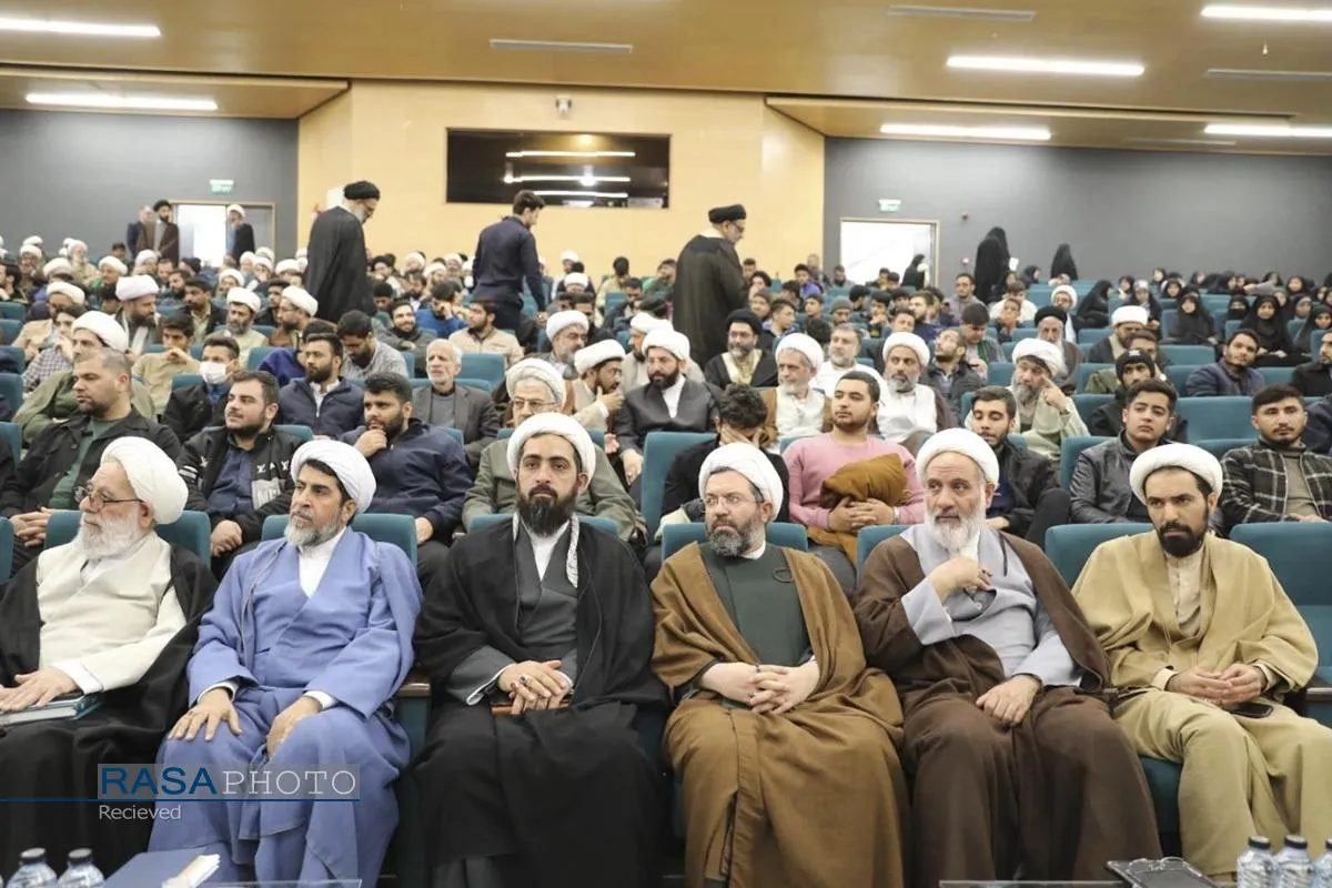 گردهمایی اساتید، طلاب و مبلغین حوزه علمیه منطقه کاشان