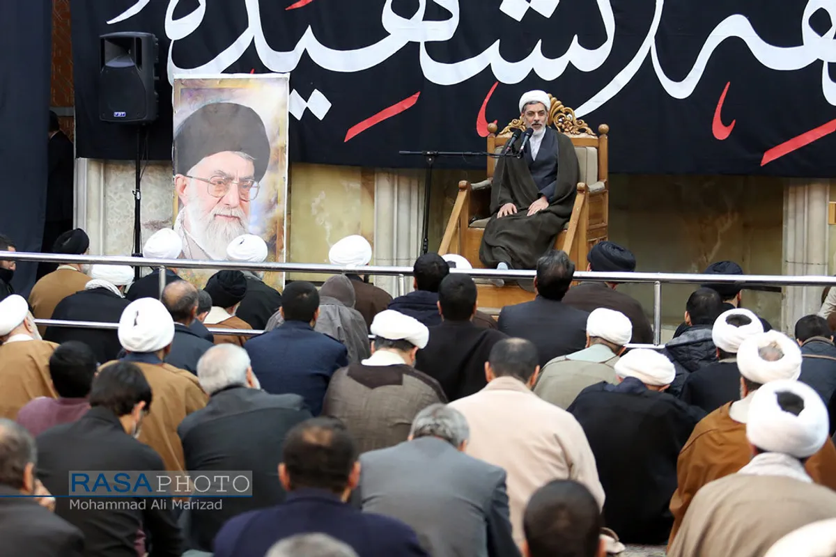 بزرگداشت شهدای سانحه هواپیمای اوکراینی که با حضور مراجع تقلید