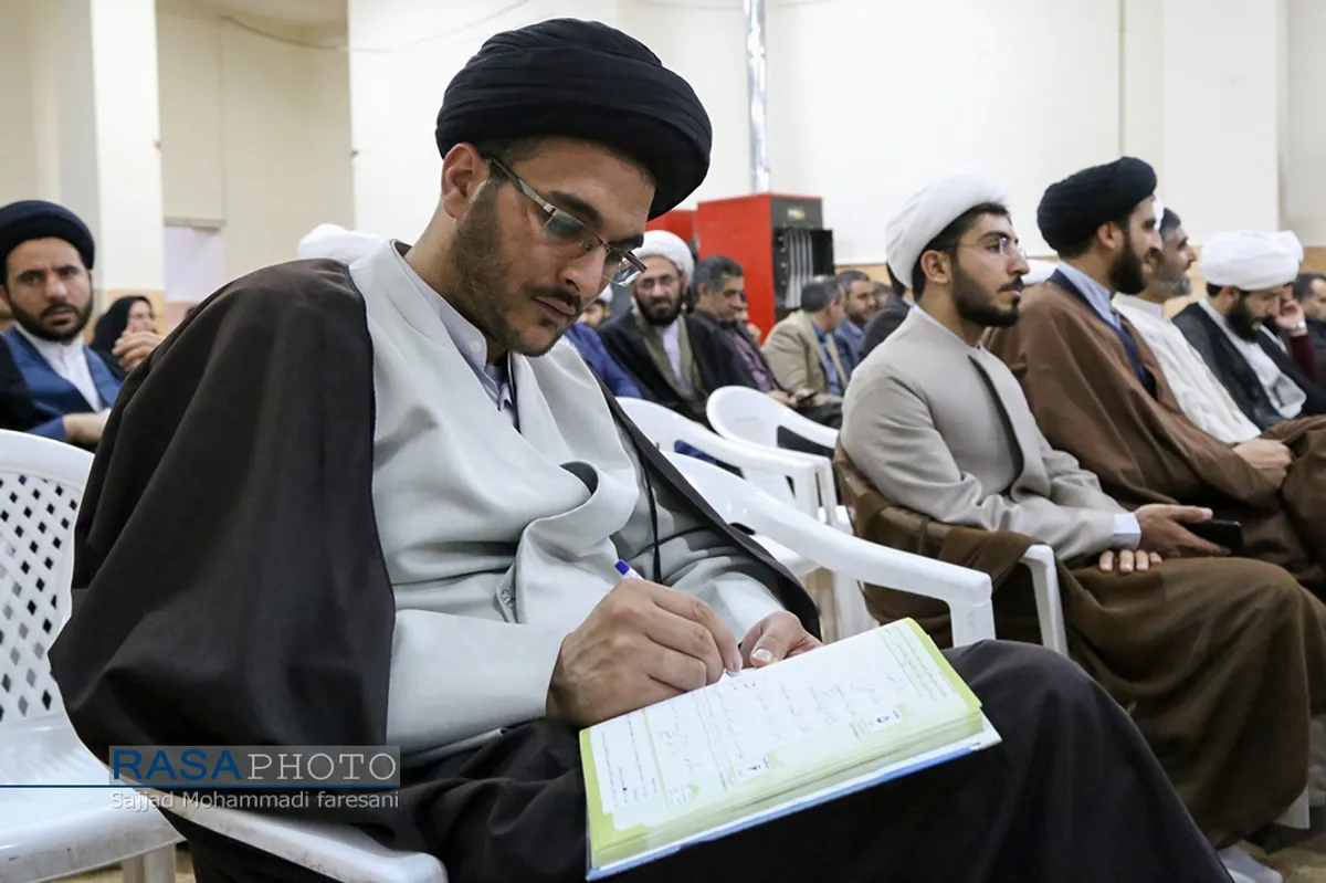 اساتید حوزه&zwnj;های علمیه و مراکز آموزش عالی با نماینده ولی فقیه در استان چهارمحال و بختیاری