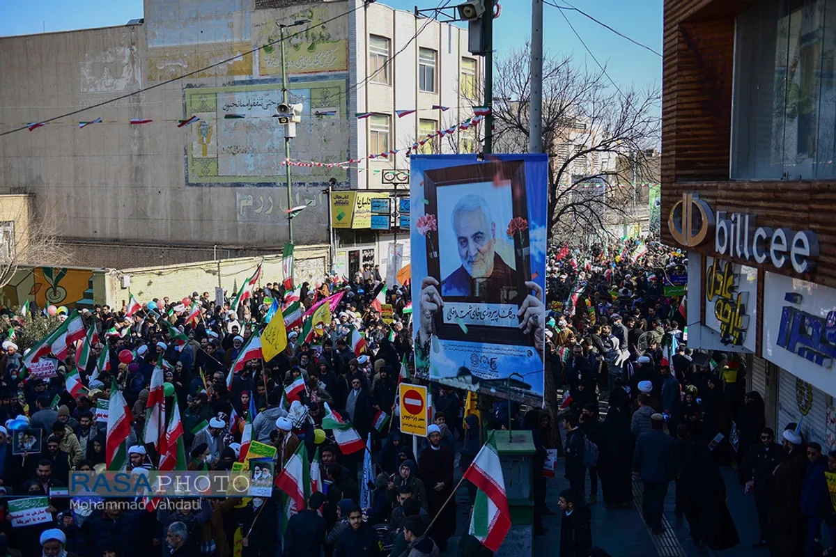 راهپیمایی باشکوه مردم قم در جشن پیروزی انقلاب