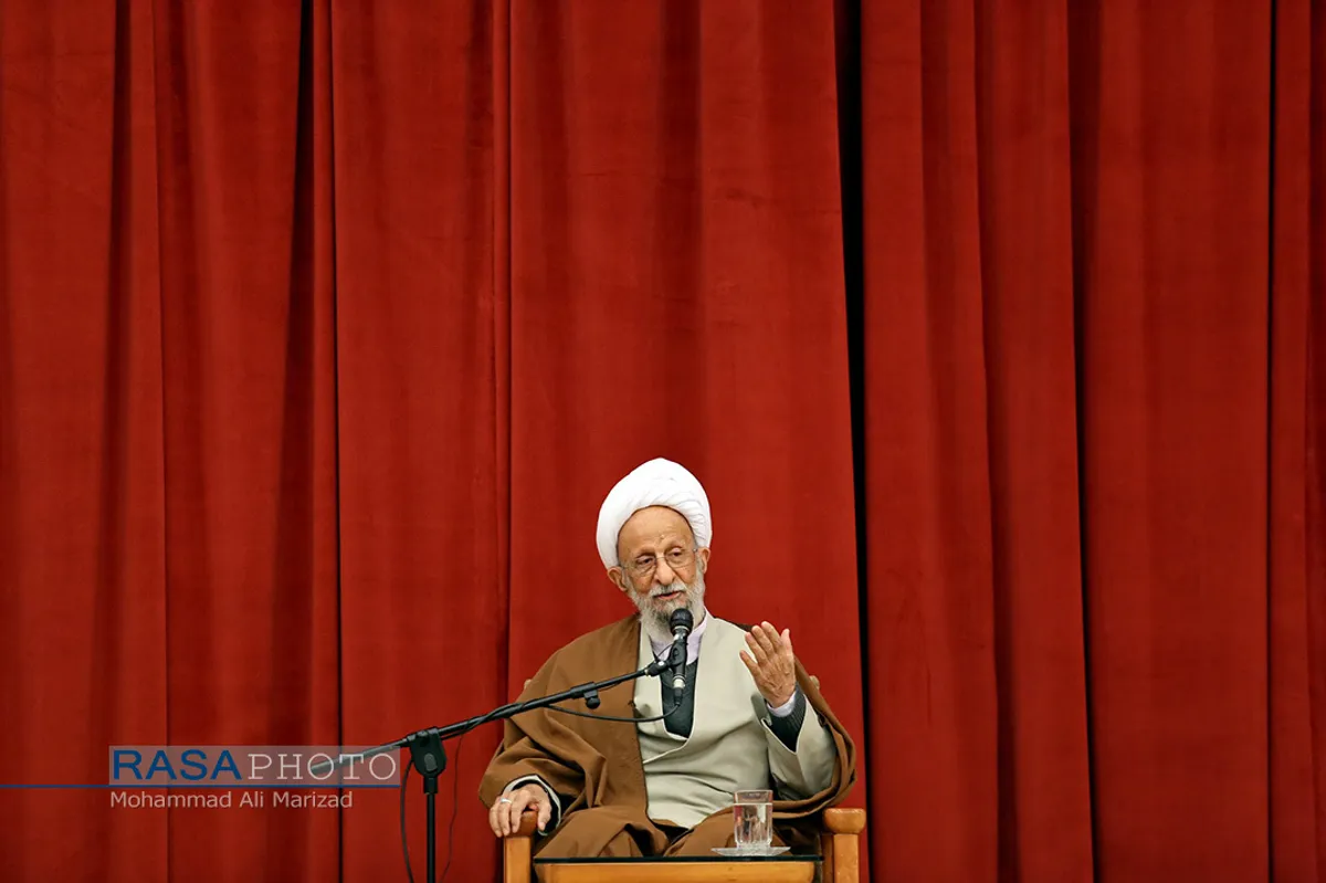 دیدار جمعی از طلاب مدارس علمیه قم با آیت الله مصباح یزدی
