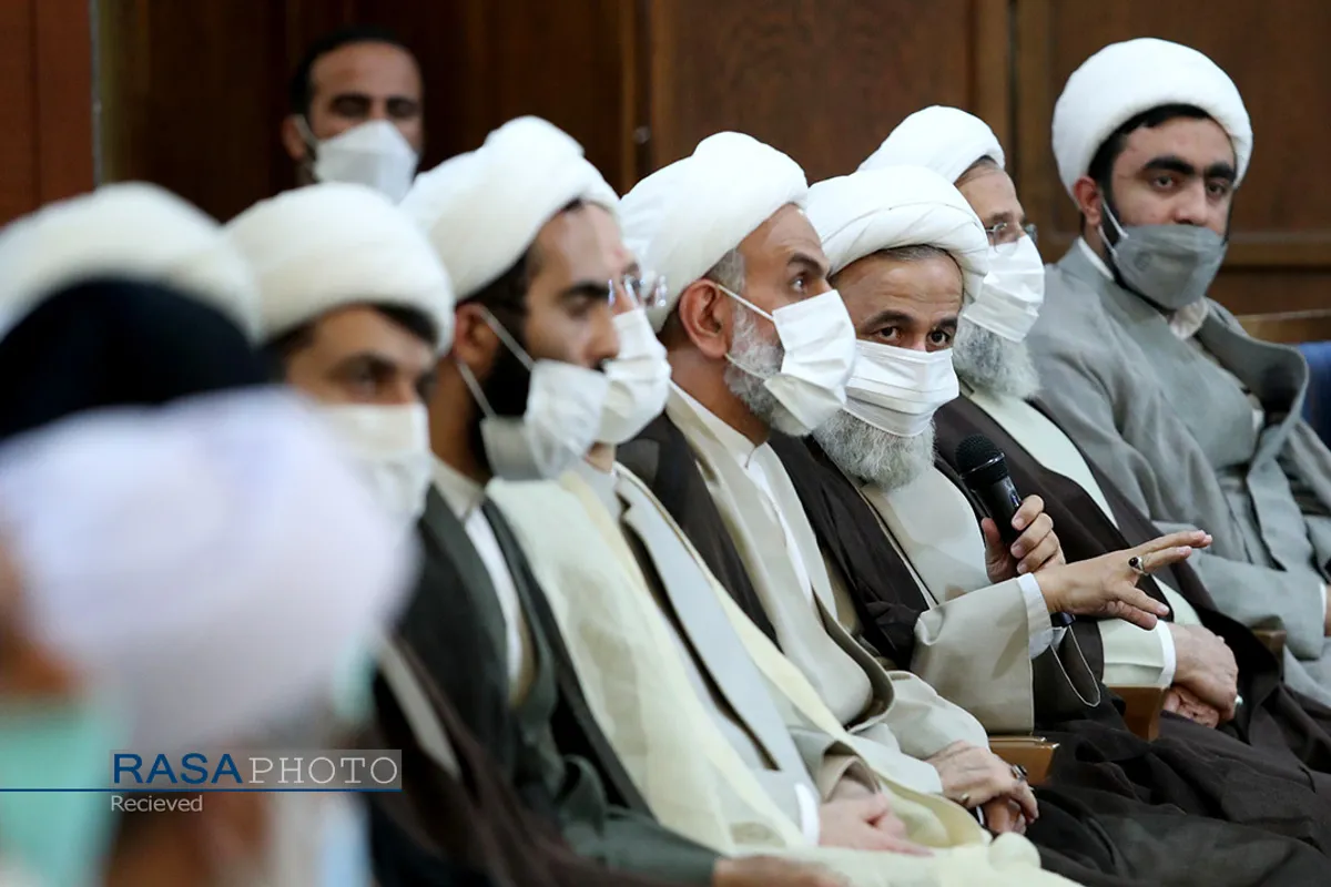 دیدار جمعی از علما و شخصیت&zwnj;های حوزوی با رئیس جمهور