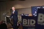 Biden leads 2020 Democratic rivals in tight race