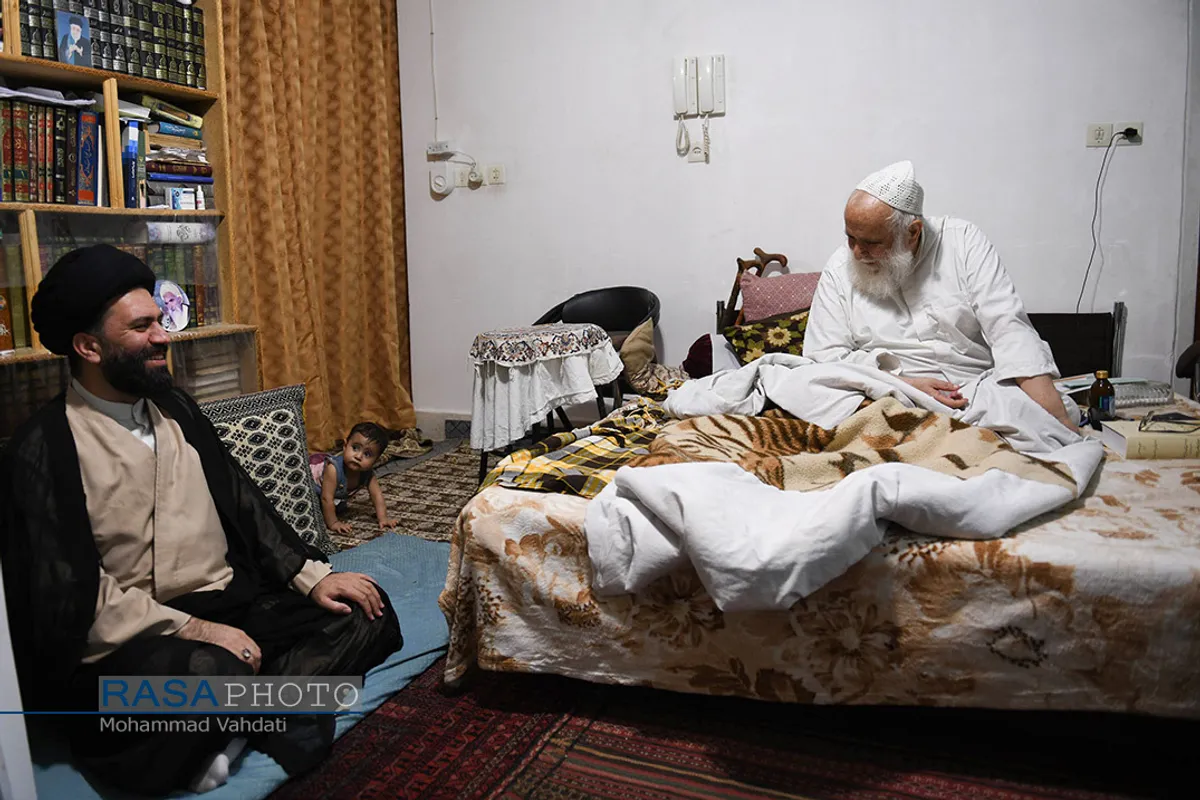 عیادت جمعی از مسئولان و اساتید حوزه با آیت الله دریاباری