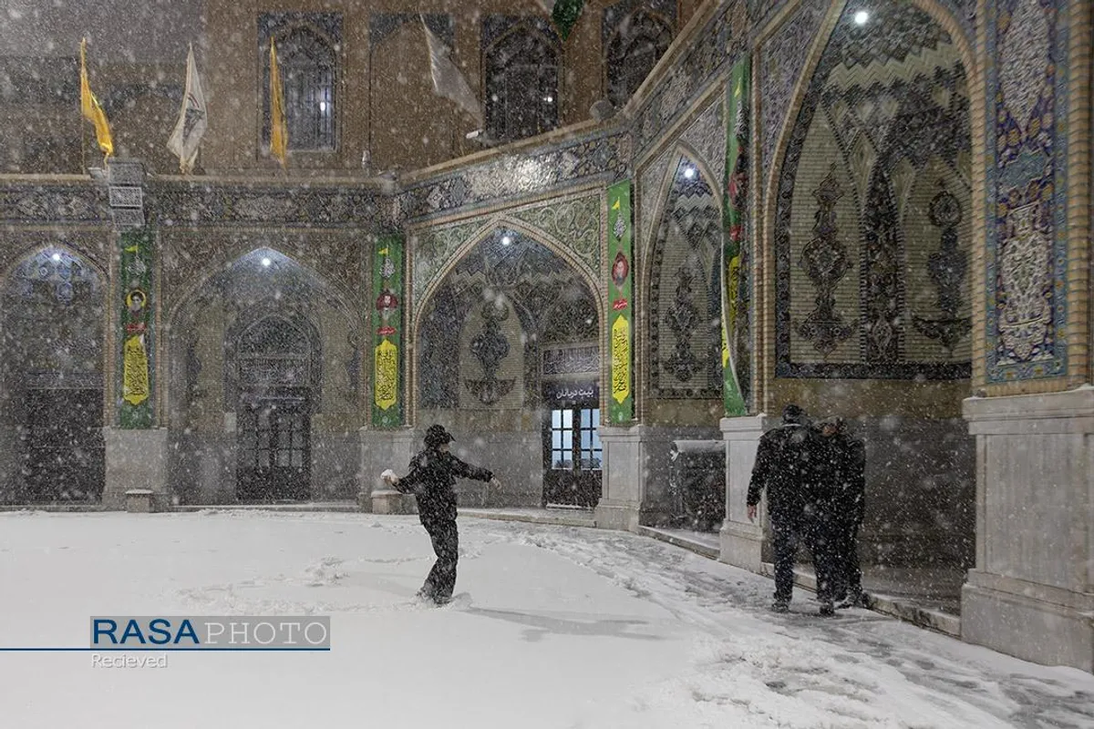 بارش برف در حرم امام رئوف (علیه&zwnj;السلام)