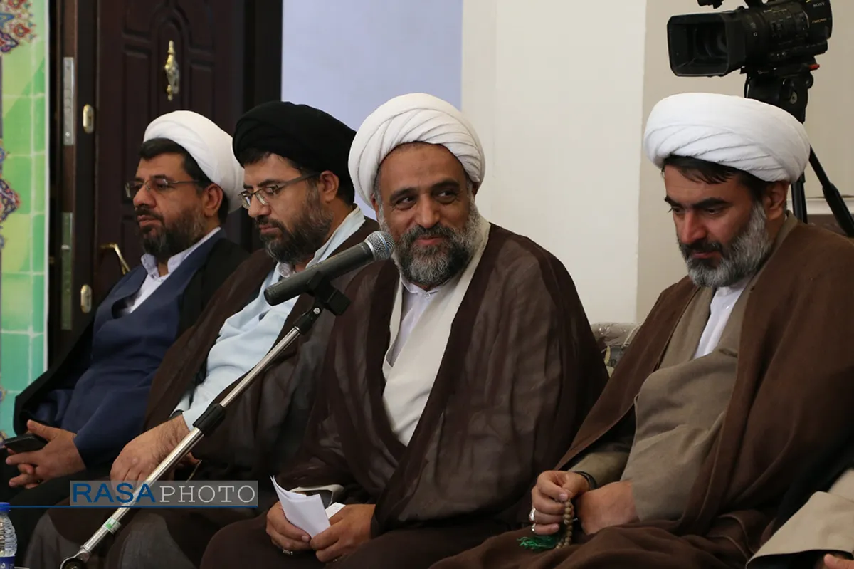نشست هم اندیشی دستگاه&zwnj;های همکار با حوزه خواهران چهارمحال و بختیاری