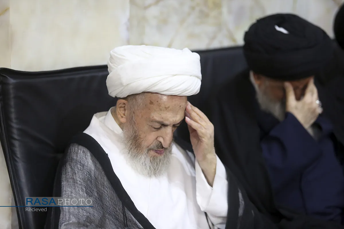بزرگداشت رهبر شهید از سوی حضرت آیت&zwnj;الله سبحانی در حرم بانوی کرامت

