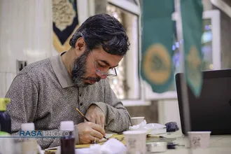 اهداء آثار هنرمندان ایرانی به موزه آستان مقدس حضرت ابا عبد الله (علیه السلام)