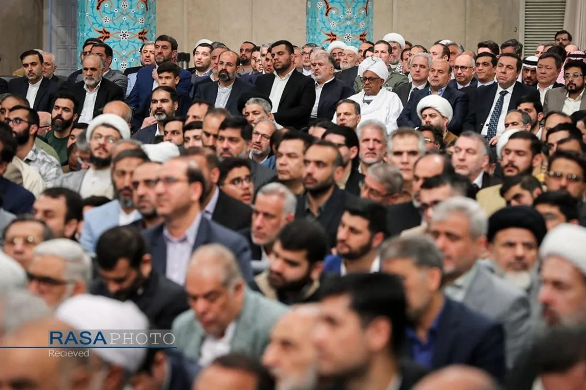 دیدار مسئولان نظام و سفرای کشورهای اسلامی با رهبر معظم انقلاب